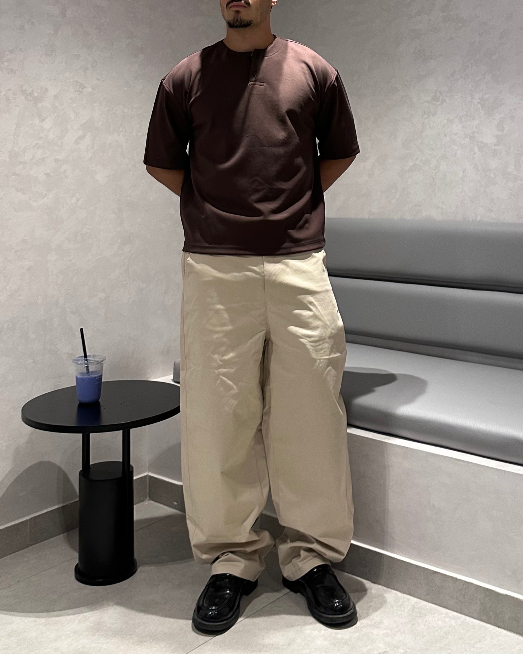Barrel pants in beige