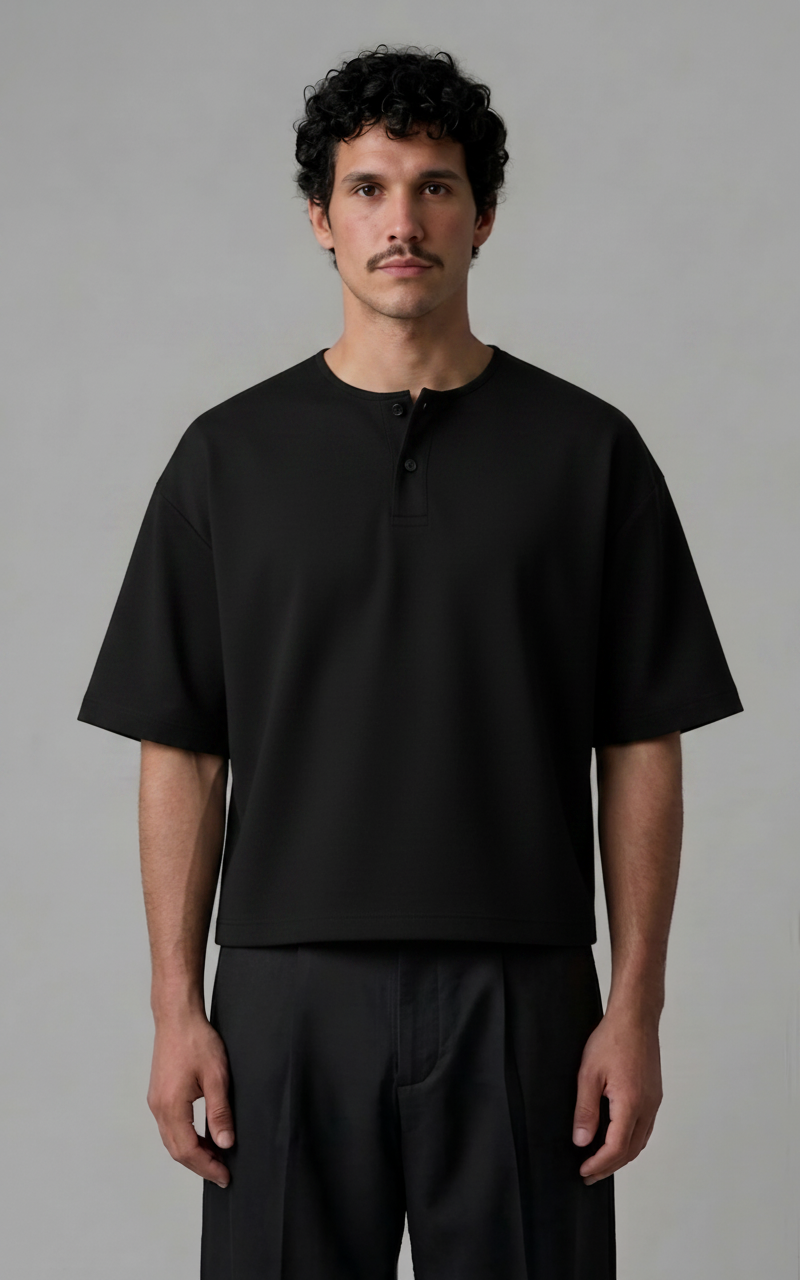 Cropped T-shirt In Black